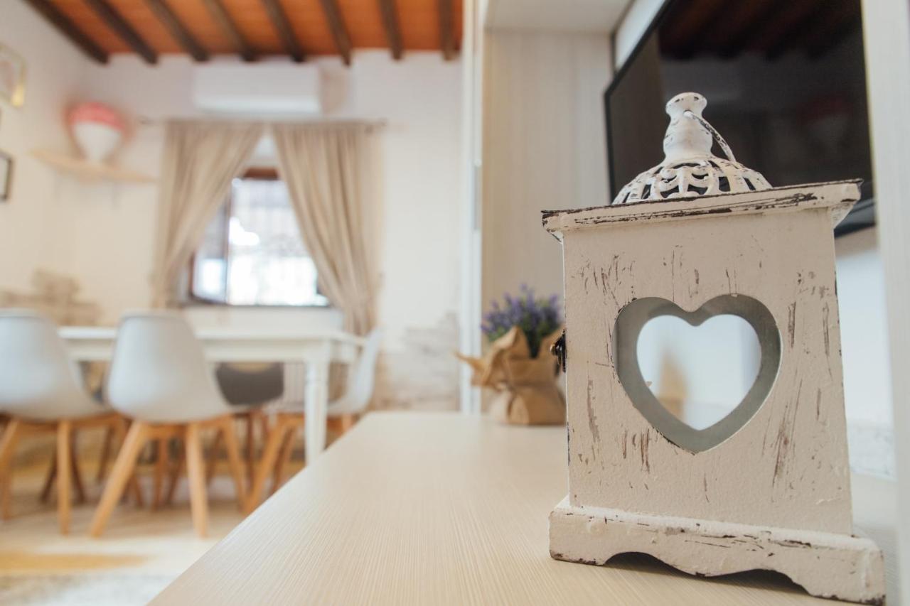 Country Chic Pistoia-Casa In Campagna Giardino, Parking Exterior photo
